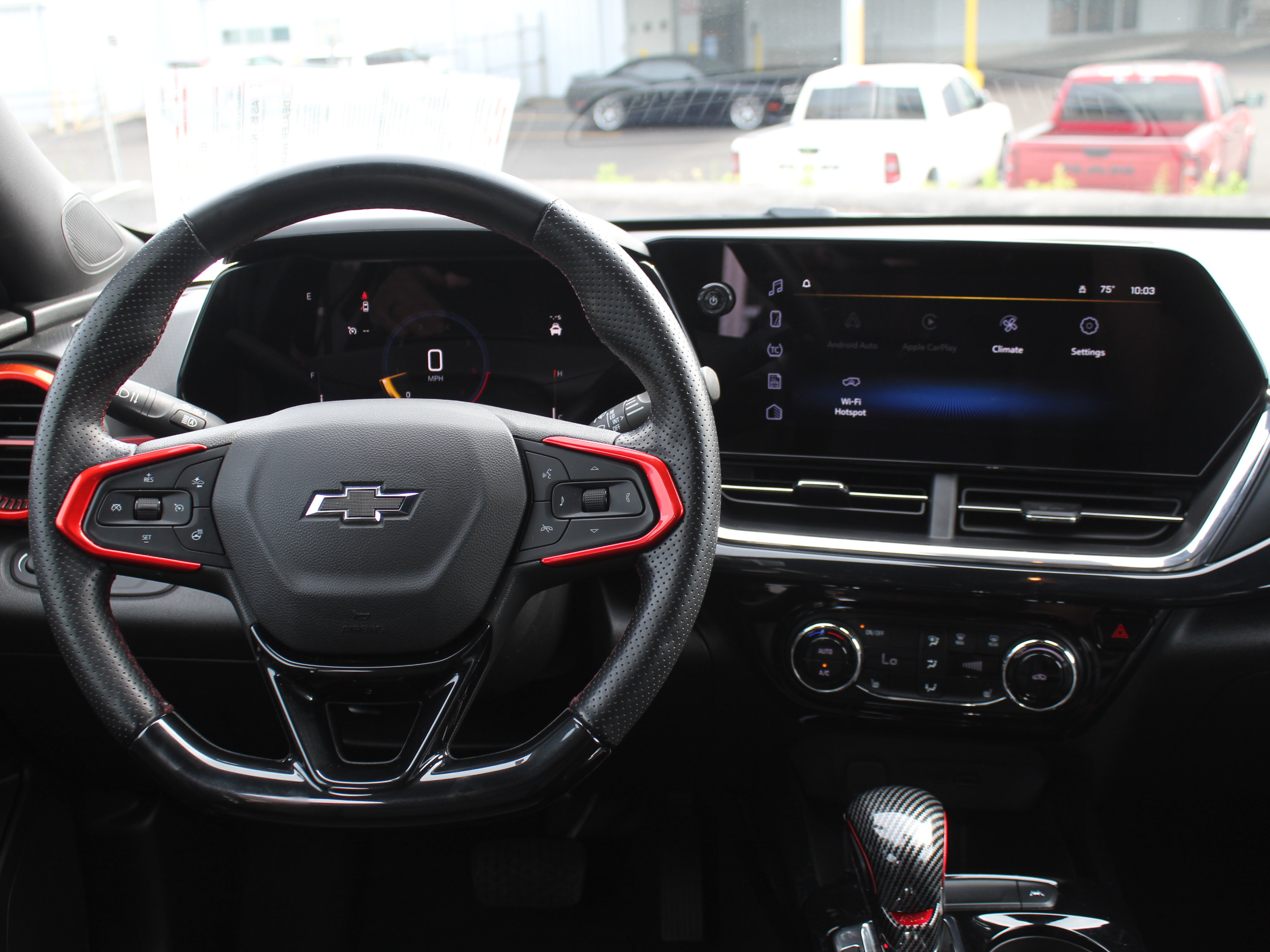 Used 2025 Chevrolet Trax RS FWD image 15