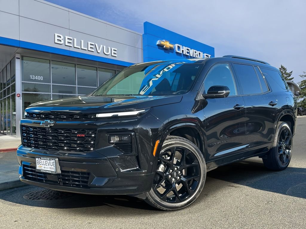 Used 2025 Chevrolet Traverse RS image 1