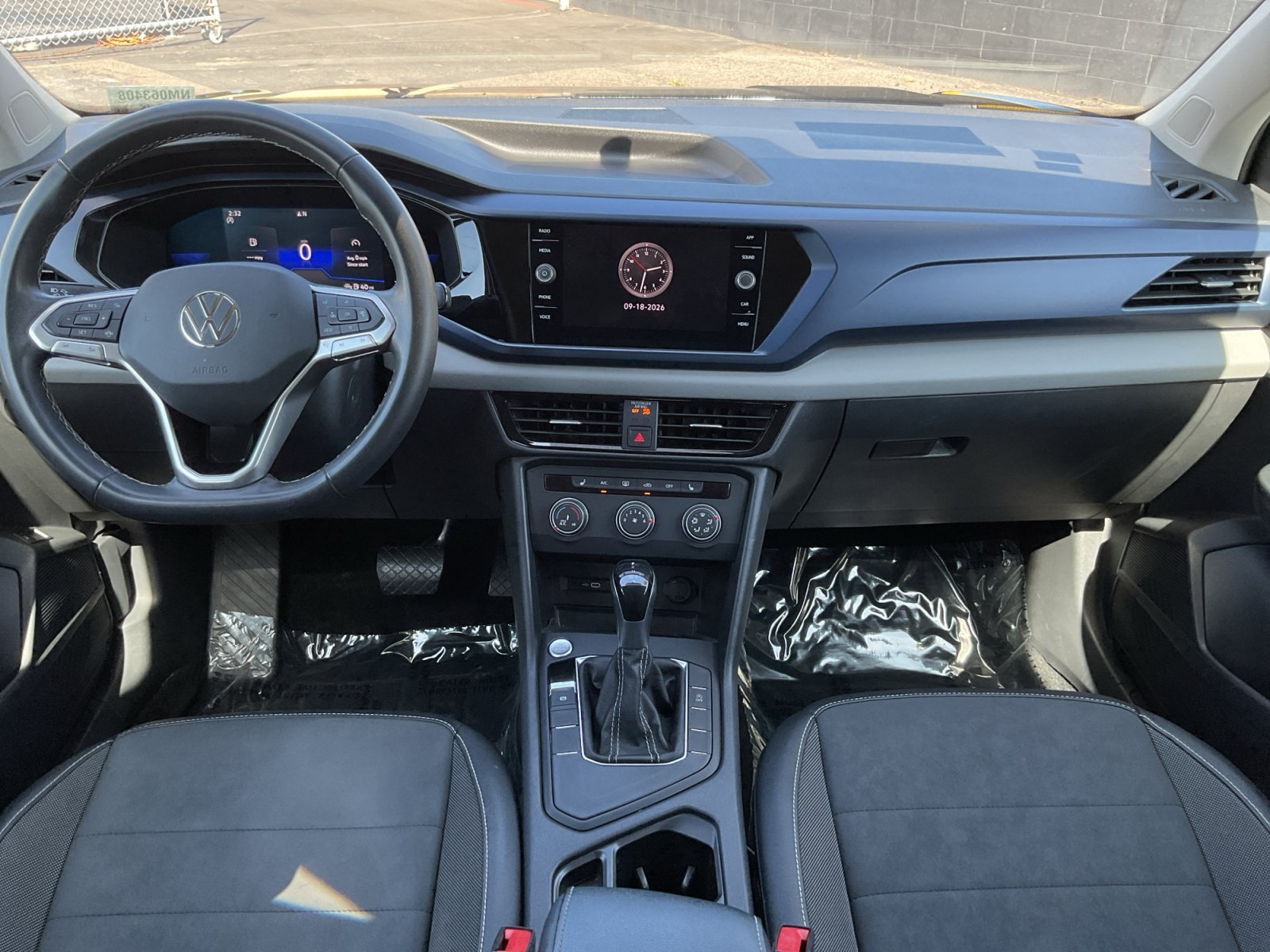 Used 2022 Volkswagen Taos SE FWD image 15