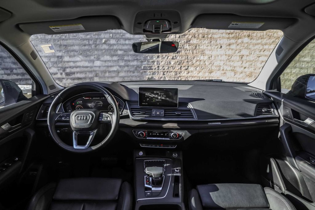 Used 2020 Audi Q5 e Prestige w/ Prestige Package image 25