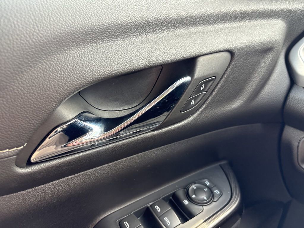 Used 2023 GMC Acadia SLT w/ Elevation Edition image 40