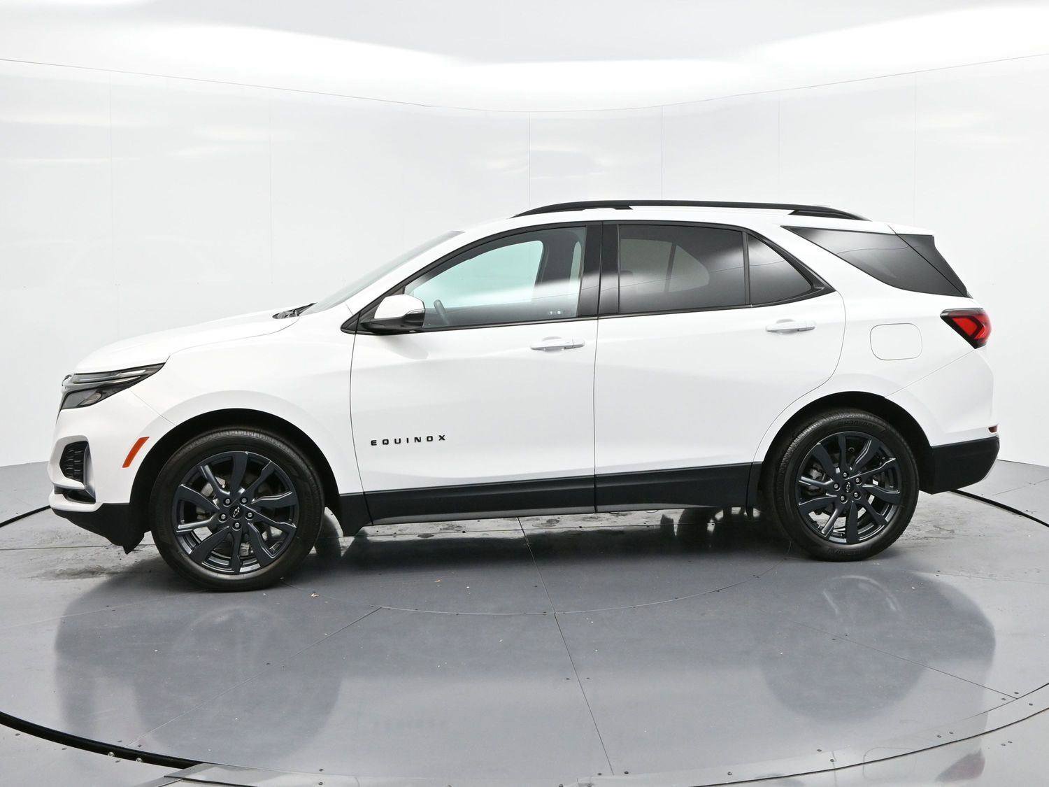 Used 2023 Chevrolet Equinox RS image 4