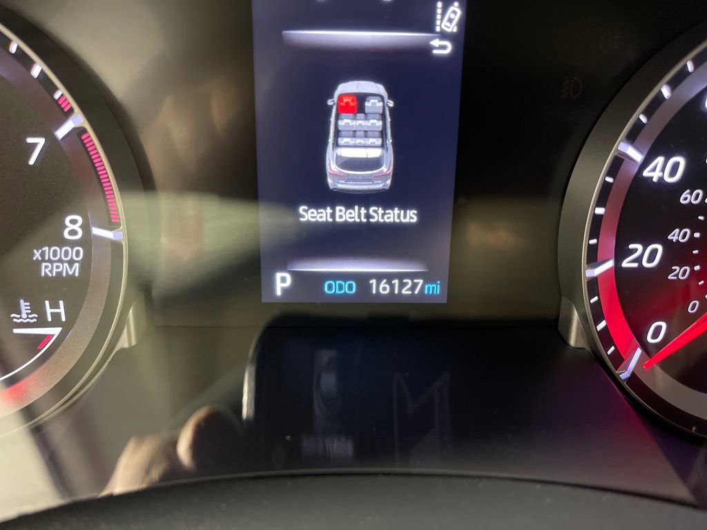 Used 2022 Toyota Highlander LE FWD image 19