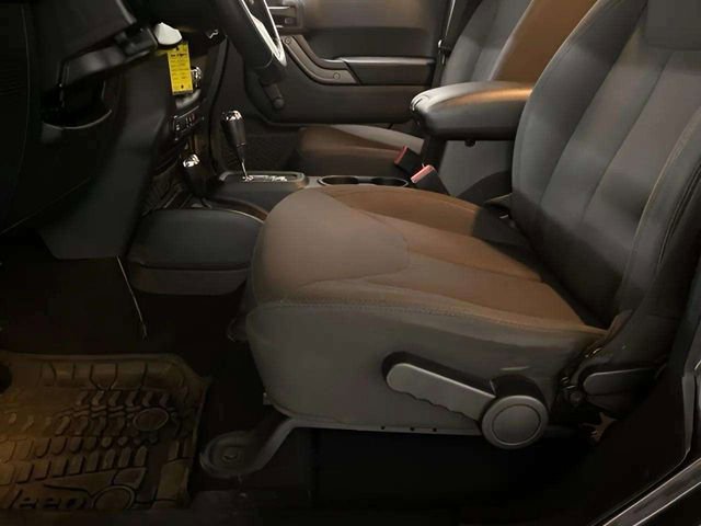 Used 2017 Jeep Wrangler Unlimited Sport w/ Connectivity Group image 63