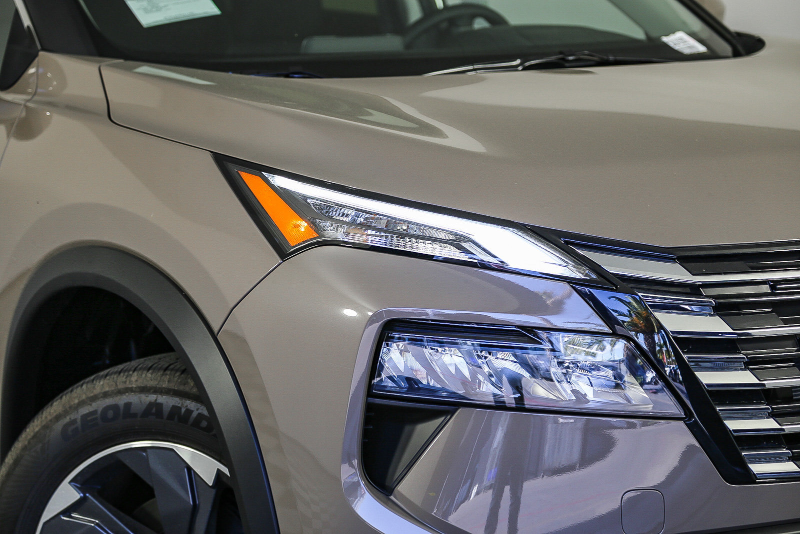 New 2025 Nissan Rogue SV AWD/4WD image 2