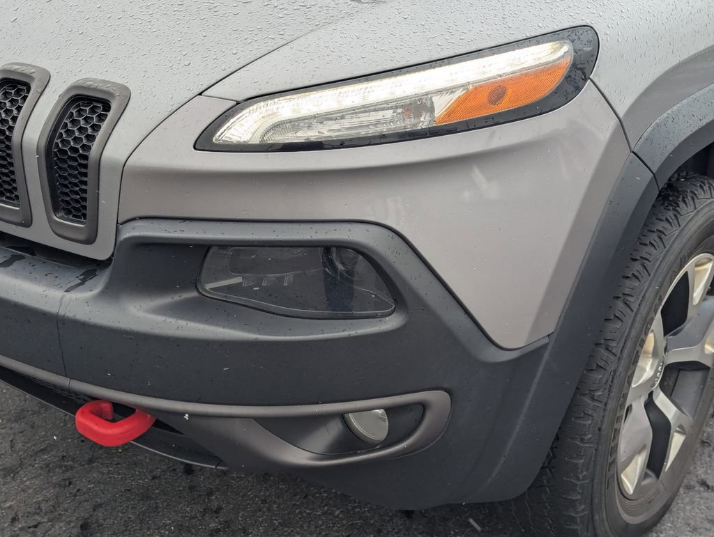 Used 2015 Jeep Cherokee Trailhawk w/ Comfort/Convenience Group AWD/4WD image 12