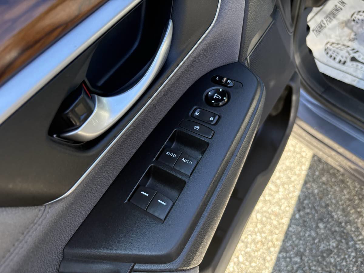 Used 2017 Honda CR-V EX image 22