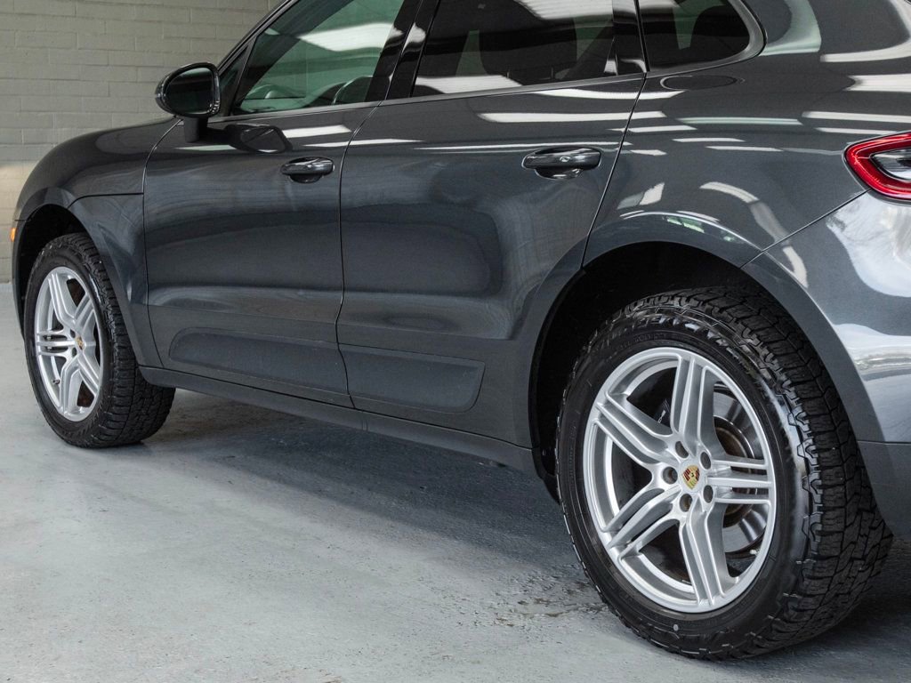 Used 2018 Porsche Macan AWD/4WD image 37