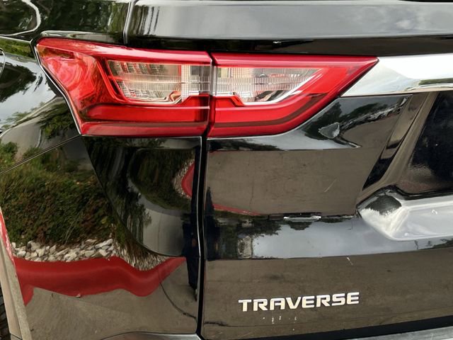 Used 2021 Chevrolet Traverse LT image 7