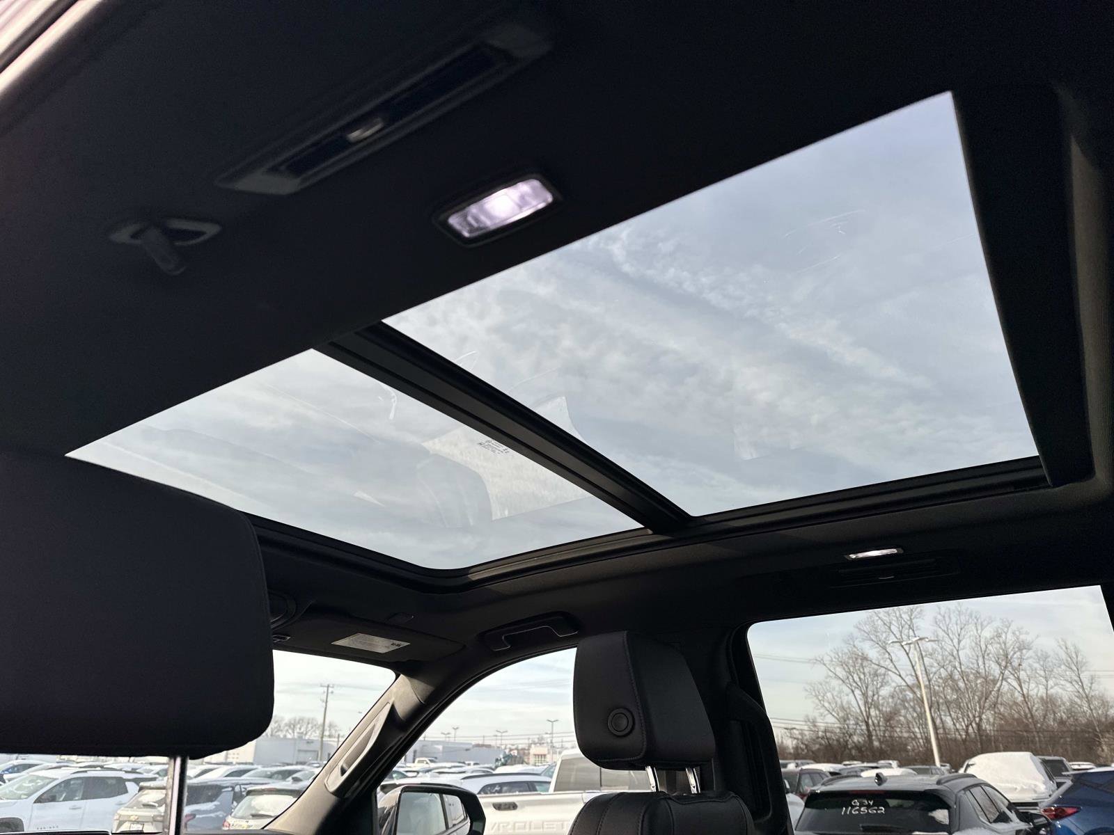 Certified 2023 Chevrolet Tahoe Z71 w/ Luxury Package image 15