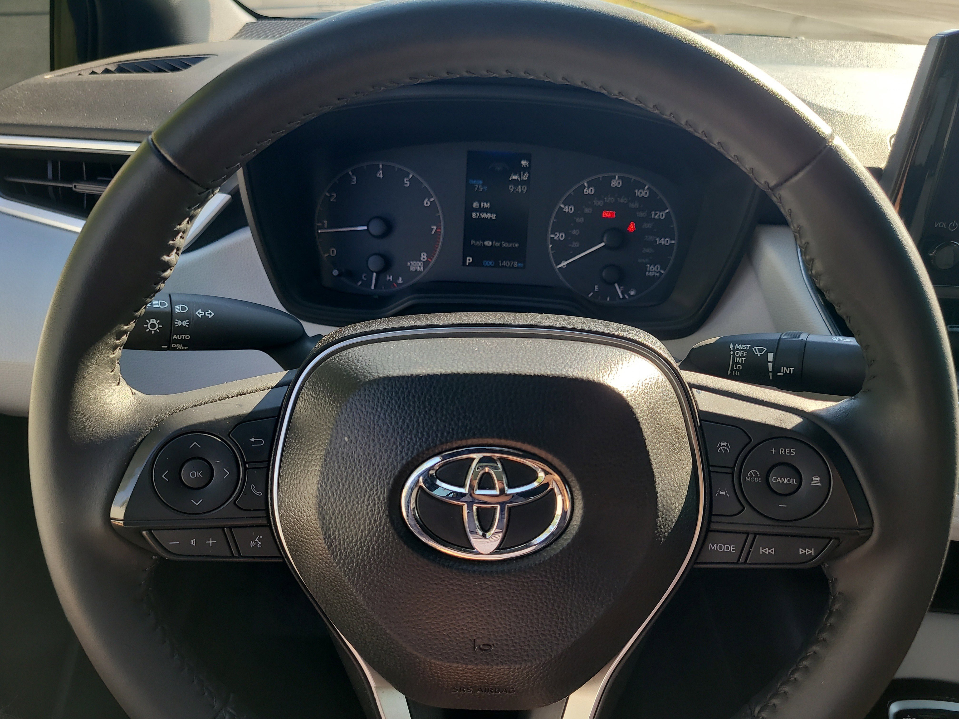 Certified 2025 Toyota Corolla SE w/ Convenience Package image 27