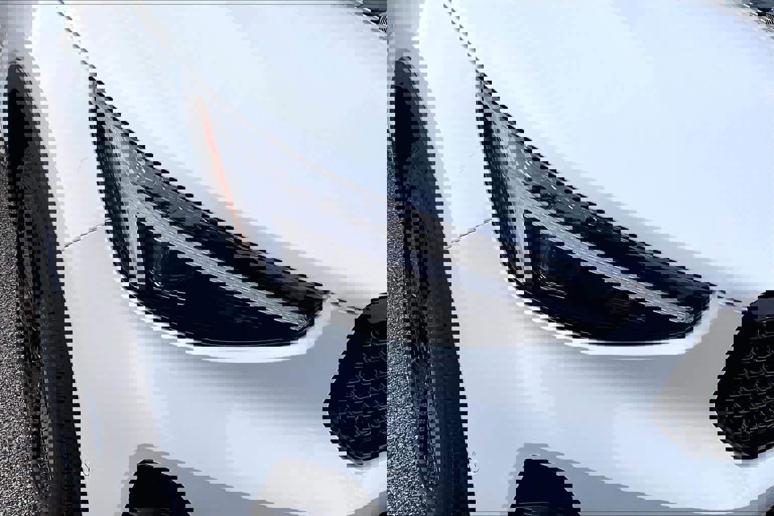 New 2026 Volvo XC40 B5 Ultra w/ Protection Package Premier image 15