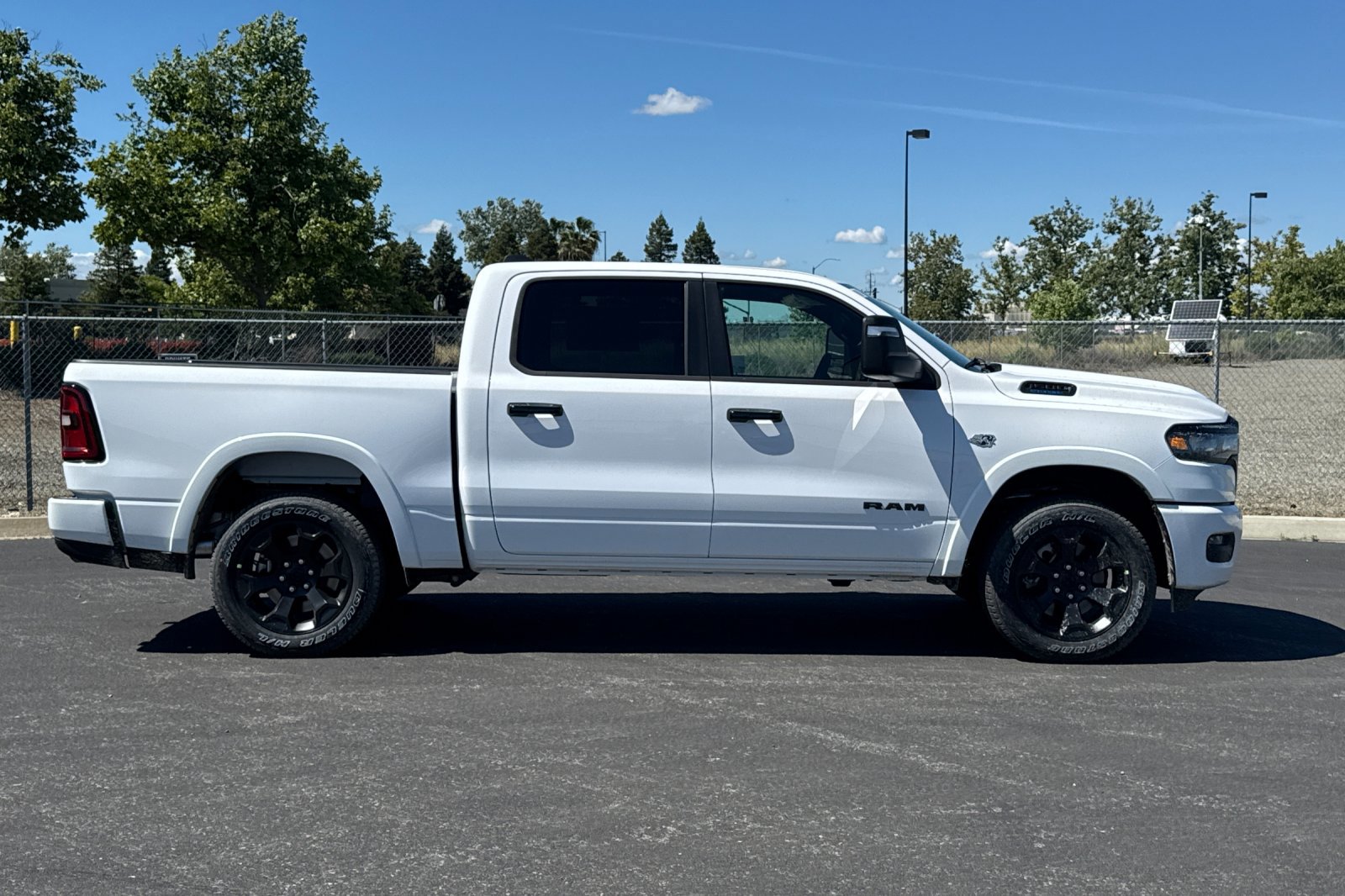New 2026 RAM 1500 4x4 Crew Cab image 2