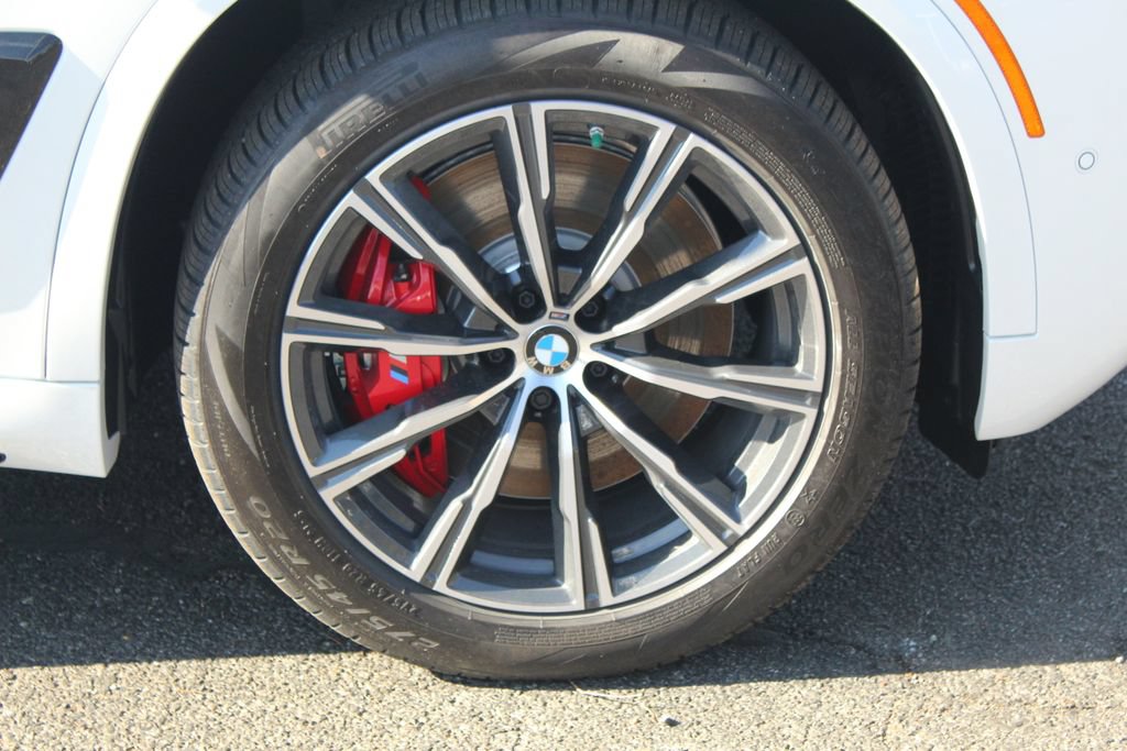 Used 2026 BMW X5 xDrive50e w/ M Sport Package AWD/4WD image 11