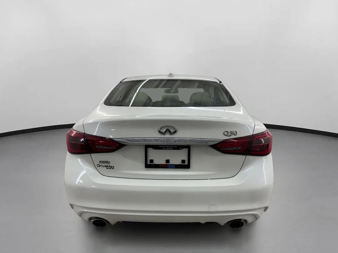 Used 2018 INFINITI Q50 Luxe w/ Essential Package (3.0T Luxe) AWD/4WD image 8