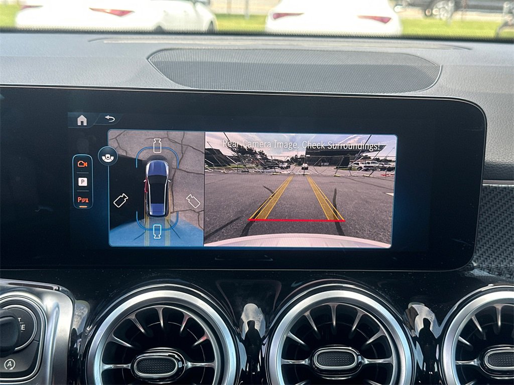 New 2026 Mercedes-Benz GLB 35 AMG 4MATIC image 32