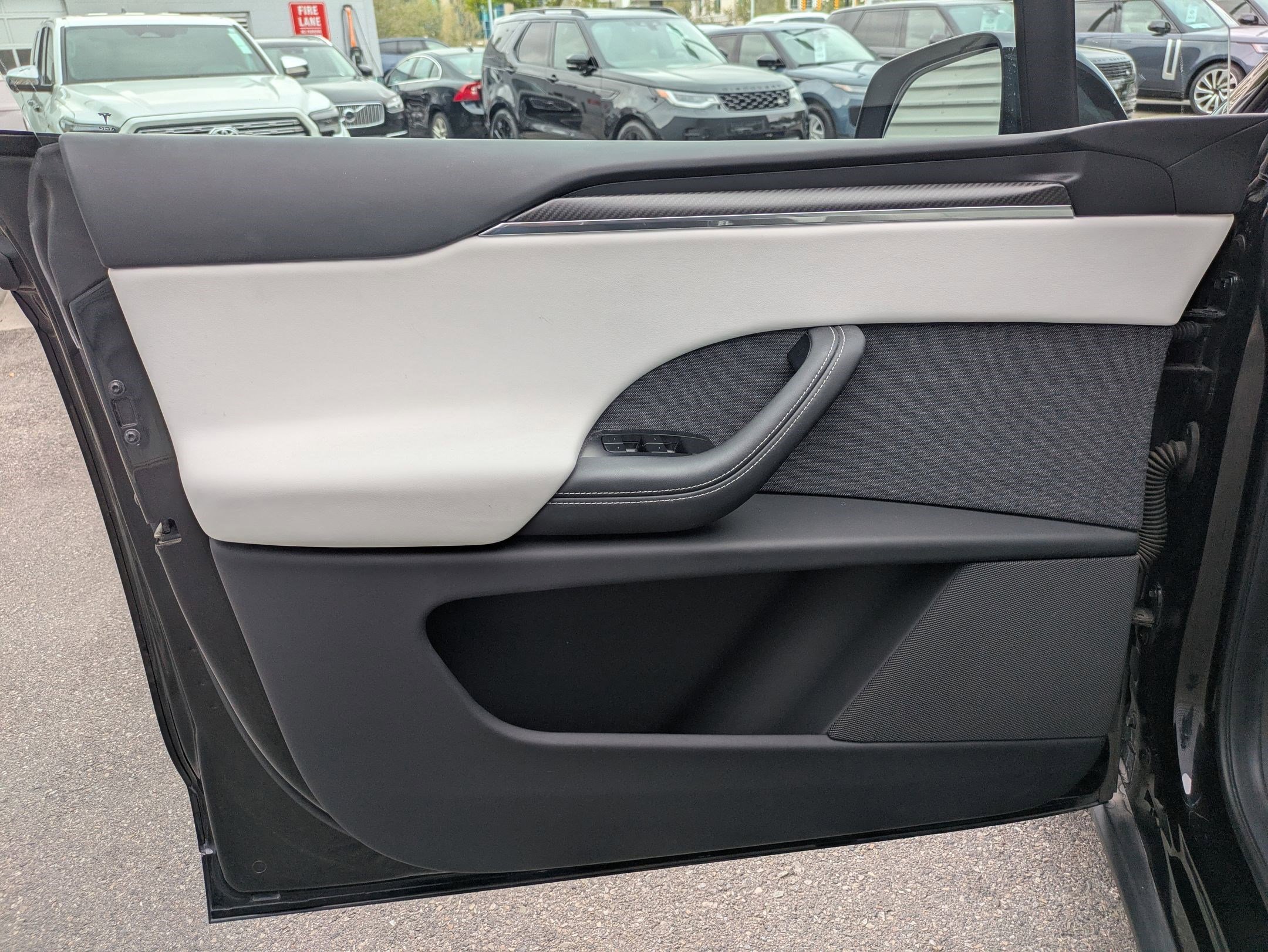 Used 2023 Tesla Model X Plaid image 12