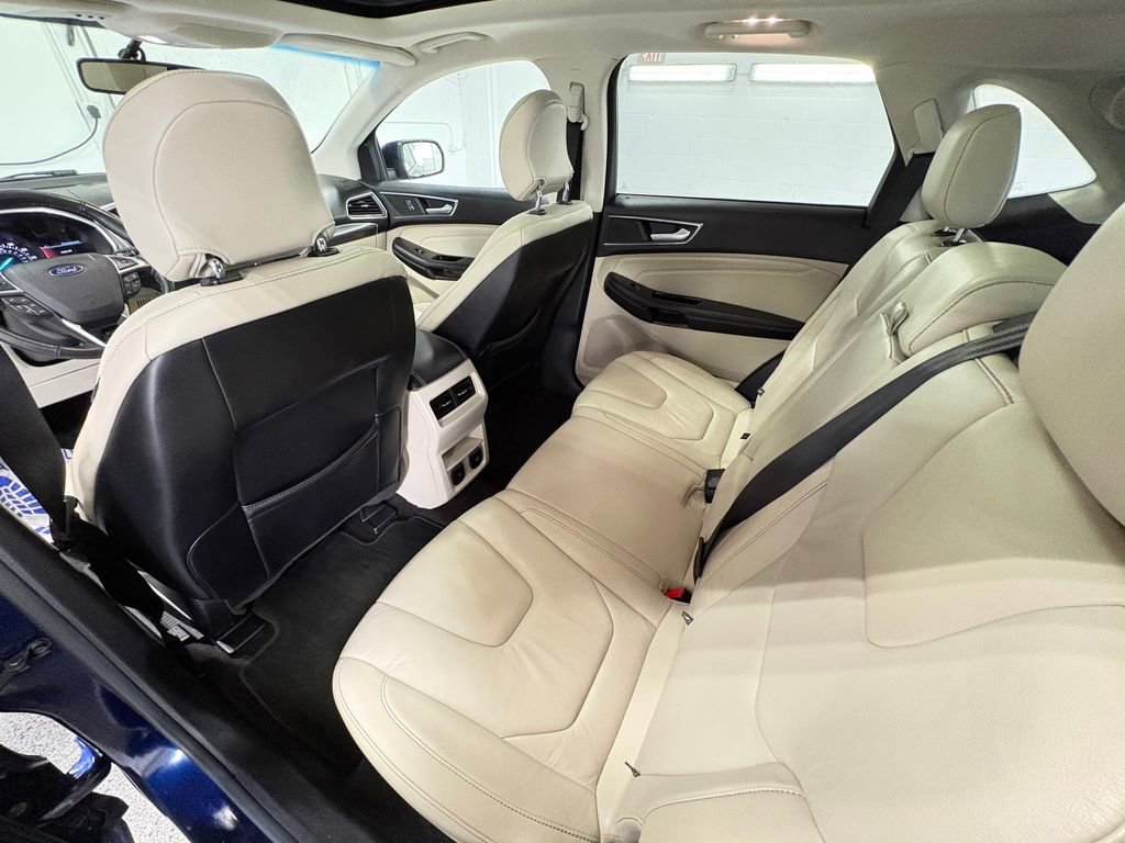 Used 2016 Ford Edge Titanium w/ Technology Package AWD/4WD image 30