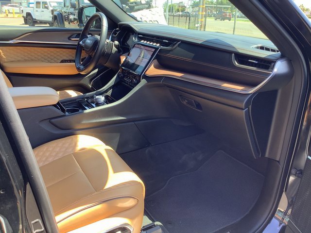 Used 2022 Jeep Grand Cherokee L Summit w/ Advanced Protech Group IV image 40