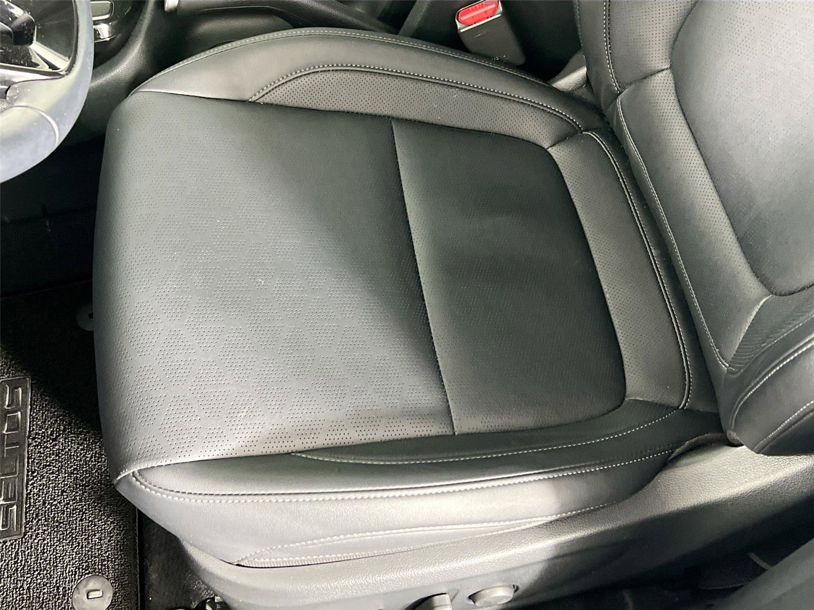 Used 2024 Kia Seltos EX image 21