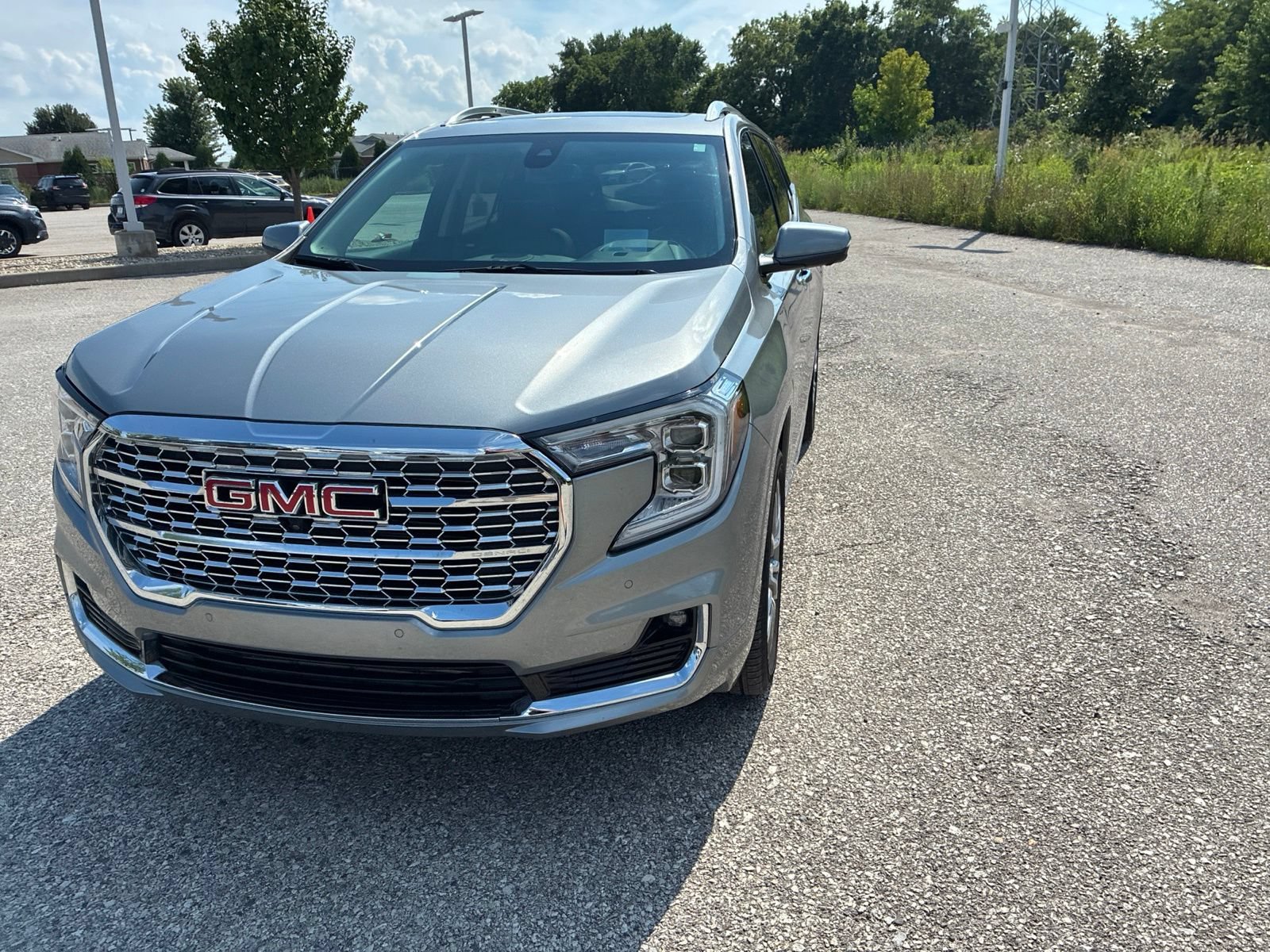 Used 2024 GMC Terrain Denali w/ Denali Premium Package AWD/4WD image 5