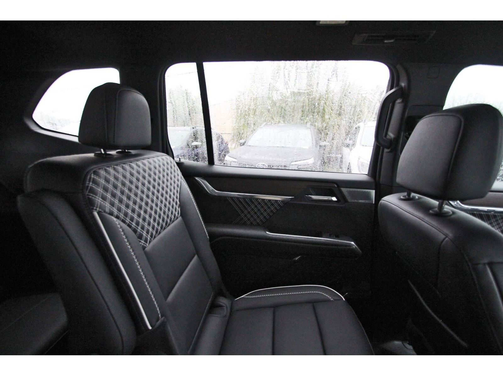 Used 2025 GMC Acadia Denali w/ Super Cruise Package FWD image 12