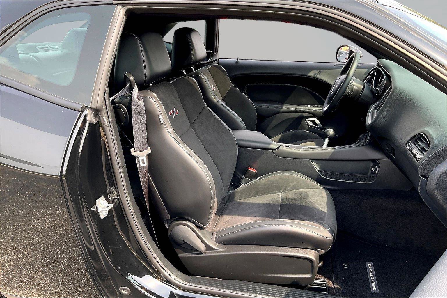 Used 2015 Dodge Challenger R/T Plus RWD image 8