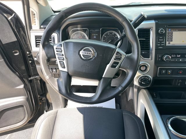 Used 2018 Nissan Titan SV w/ SV Convenience Package AWD/4WD image 23