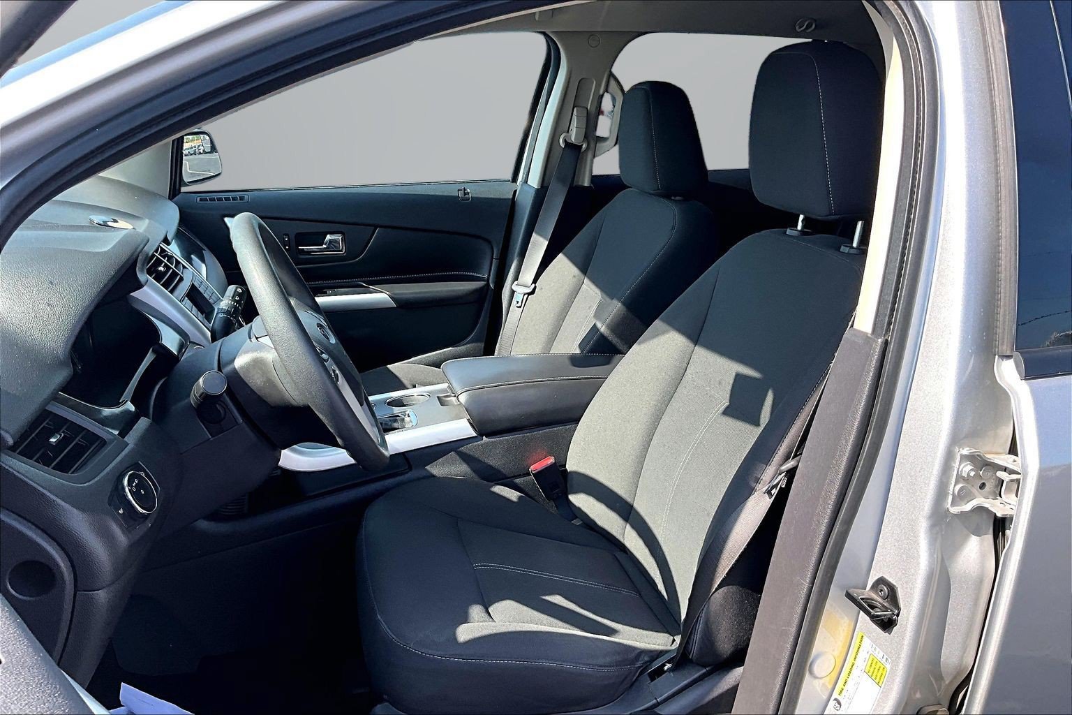 Used 2011 Ford Edge SE FWD image 15