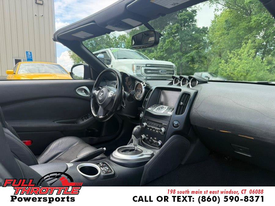 Used 2010 Nissan 370Z Touring RWD image 14