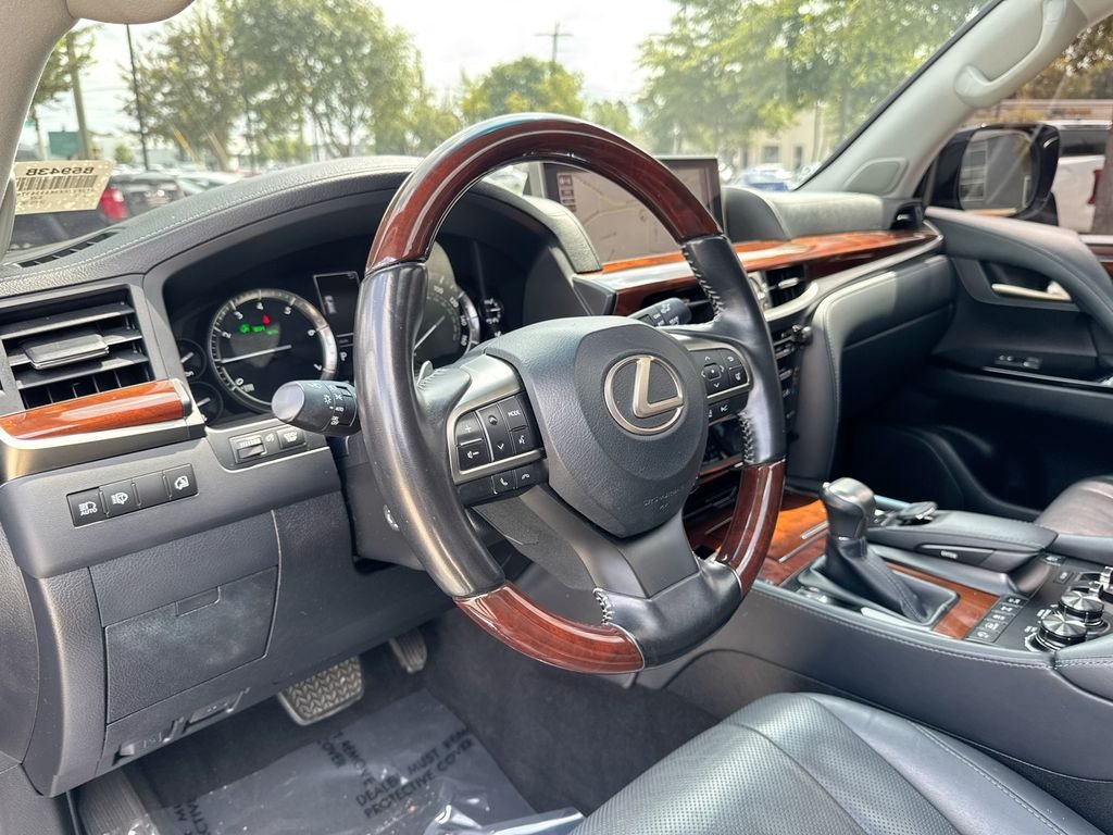 Used 2021 Lexus LX 570 4WD w/ Luxury Package image 20
