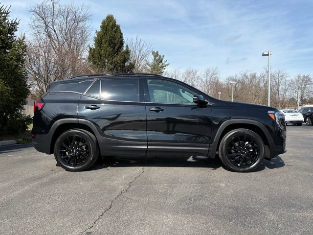 Certified 2024 GMC Terrain SLT w/ Infotainment Package II image 9