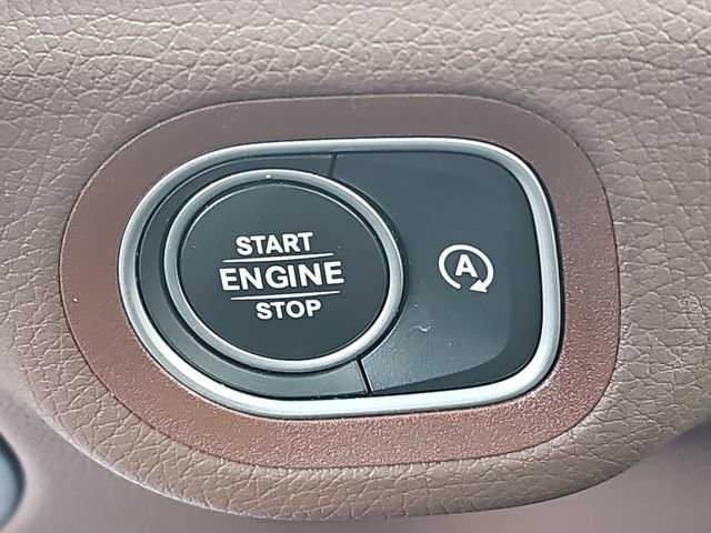 Used 2024 Mercedes-Benz GLE 350 4MATIC w/ Driver Assistance Package image 18
