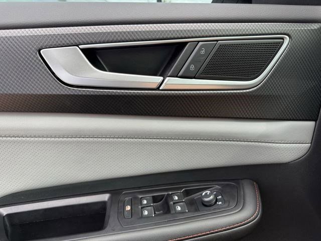 Used 2025 Volkswagen Atlas Peak Edition SE image 20