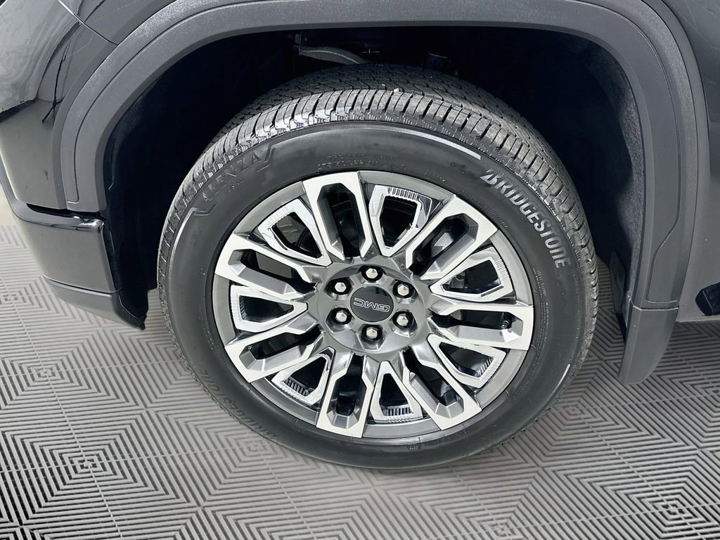 Used 2025 GMC Sierra 1500 Denali Ultimate image 9