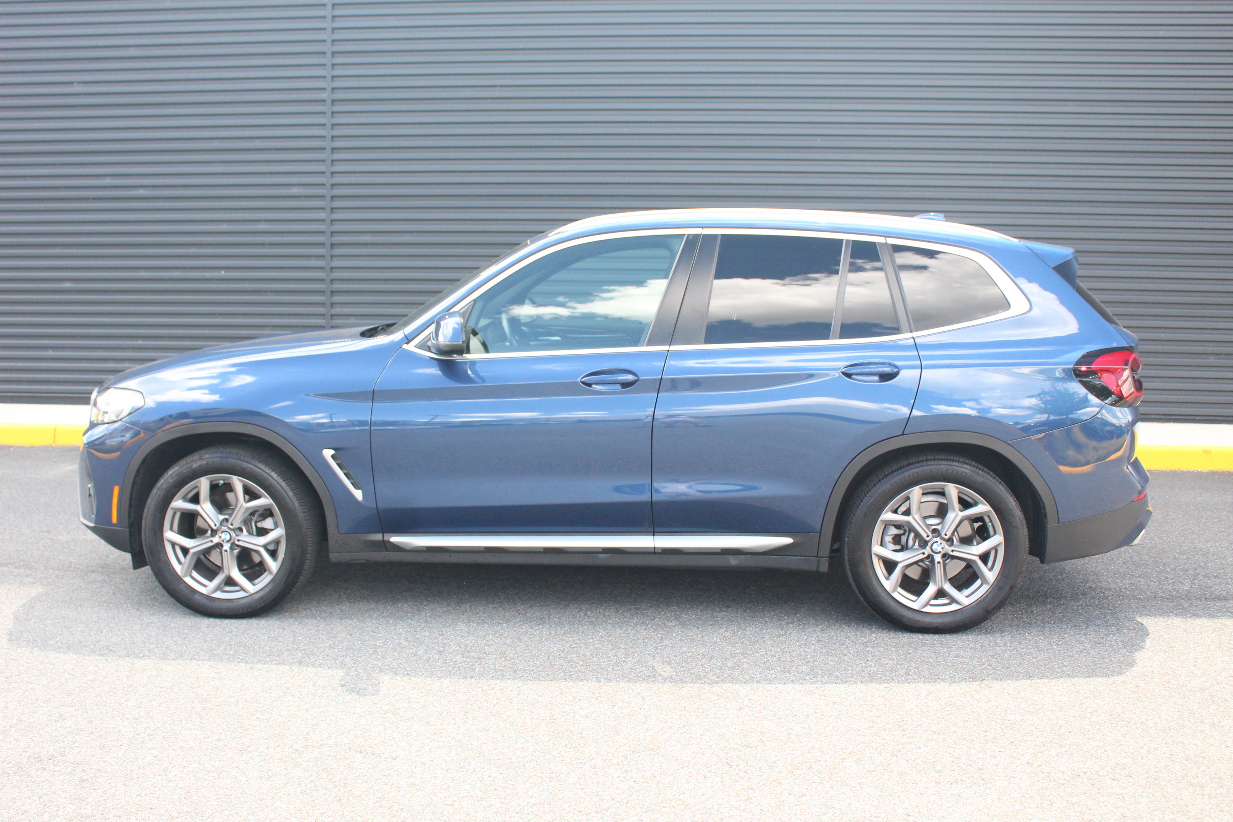 Used 2022 BMW X3 xDrive30i w/ Premium Package 2 image 2