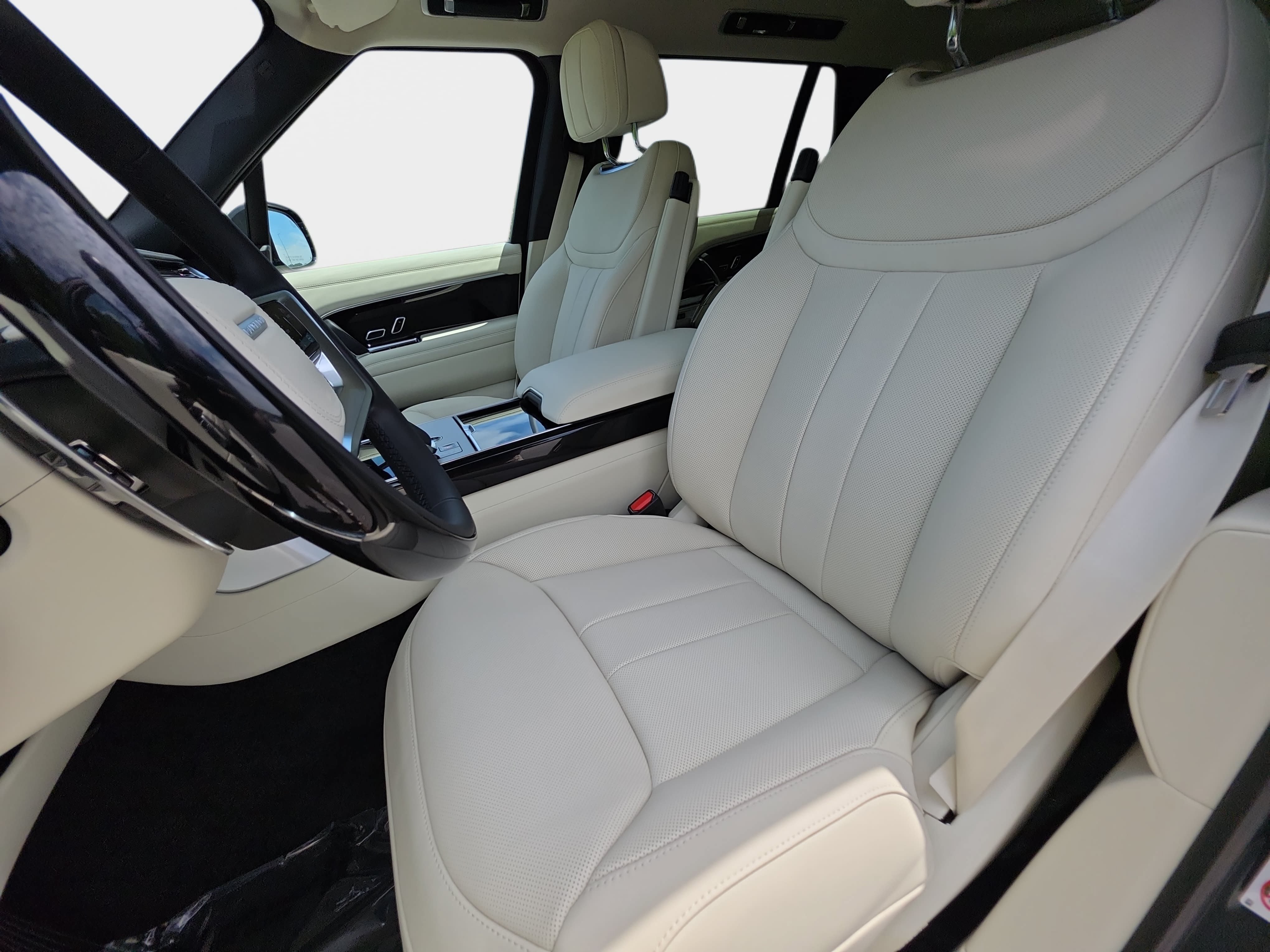 New 2026 Land Rover Range Rover Long Wheelbase SE AWD/4WD image 17