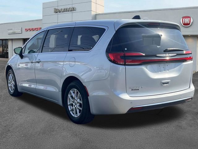 Used 2024 Chrysler Pacifica Touring-L image 5