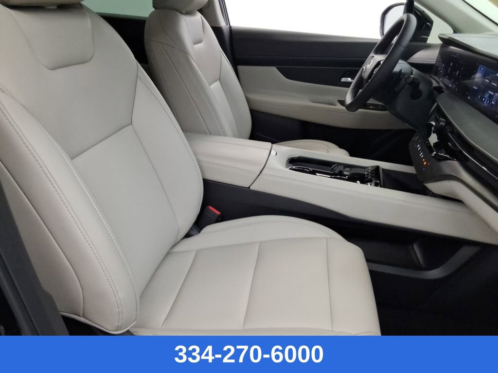 Used 2025 Nissan Murano SV image 16