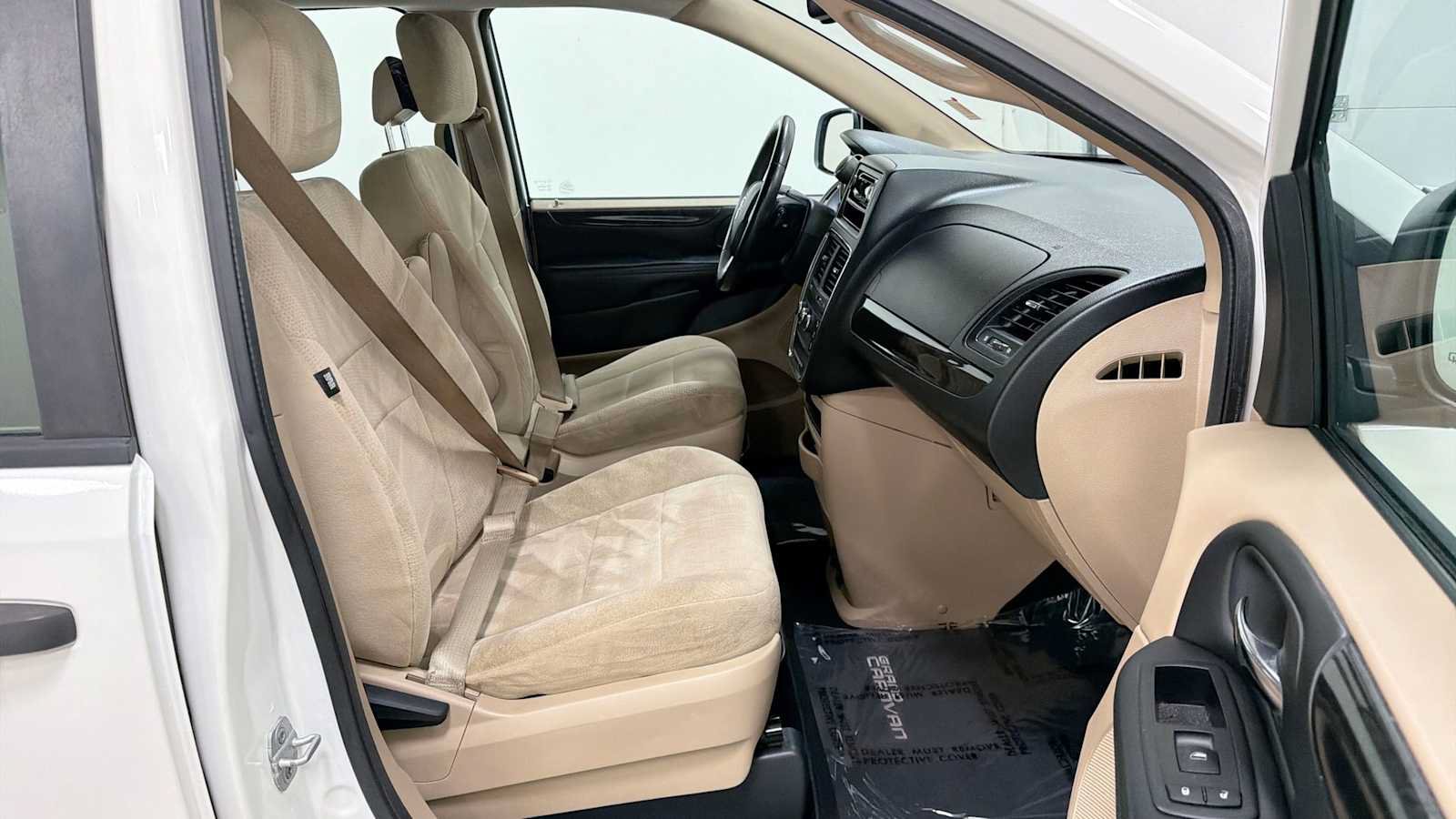Used 2013 Dodge Grand Caravan American Value Package w/ UConnect Hands-Free Group FWD image 28