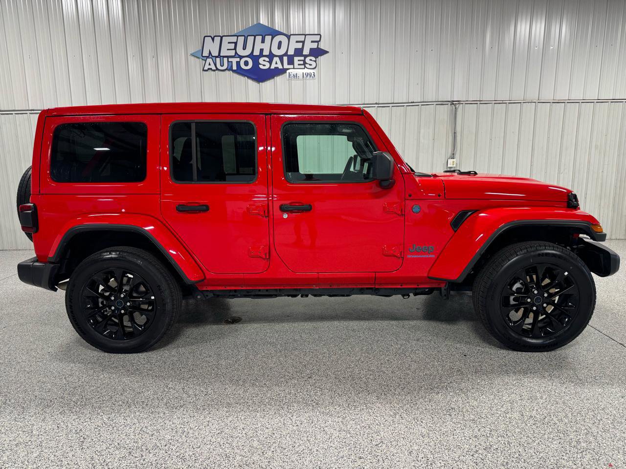 Used 2025 Jeep Wrangler Sahara w/ Safety Group AWD/4WD image 1