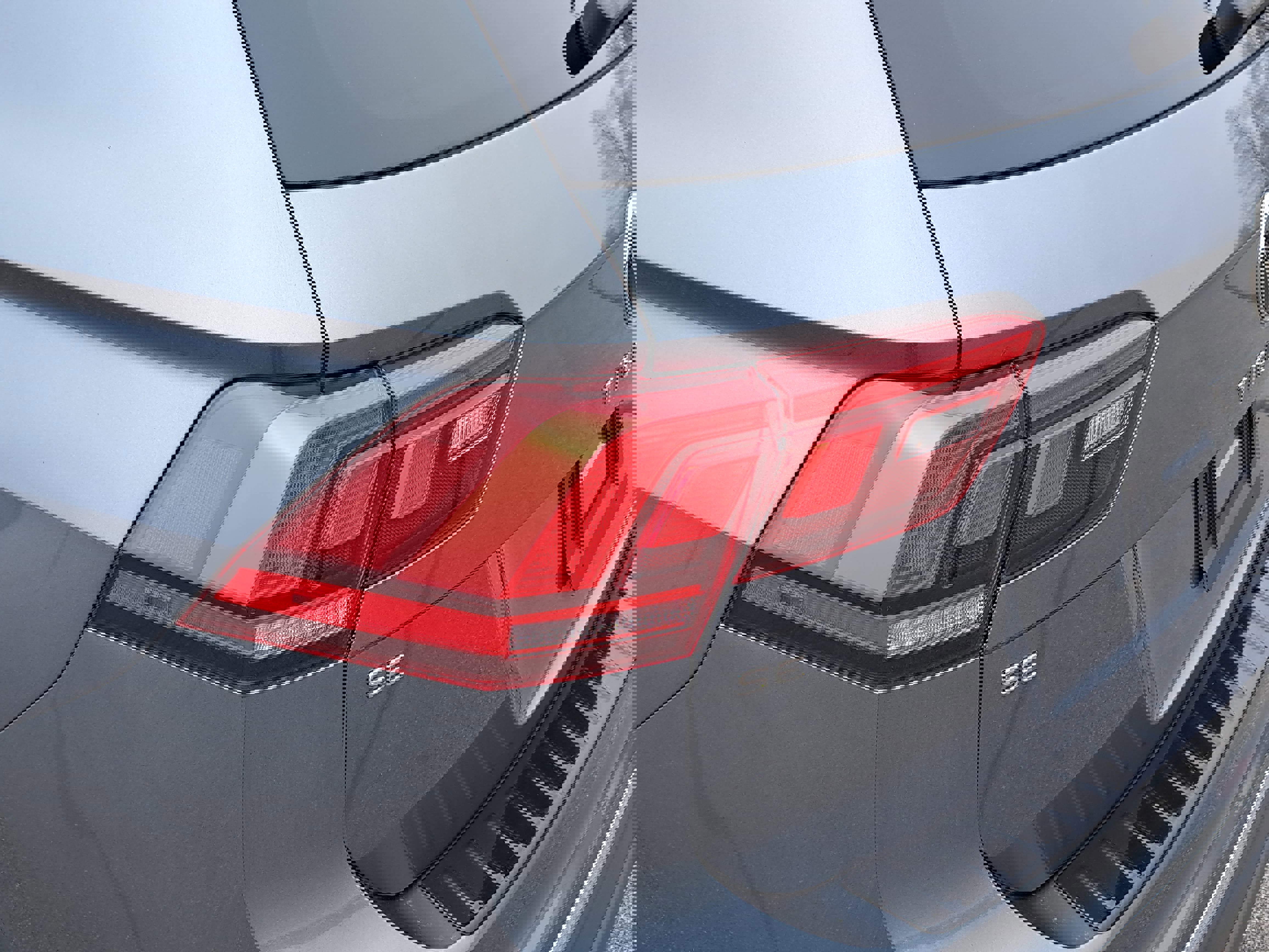 Certified 2023 Volkswagen Tiguan SE w/ Panoramic Sunroof Package image 33