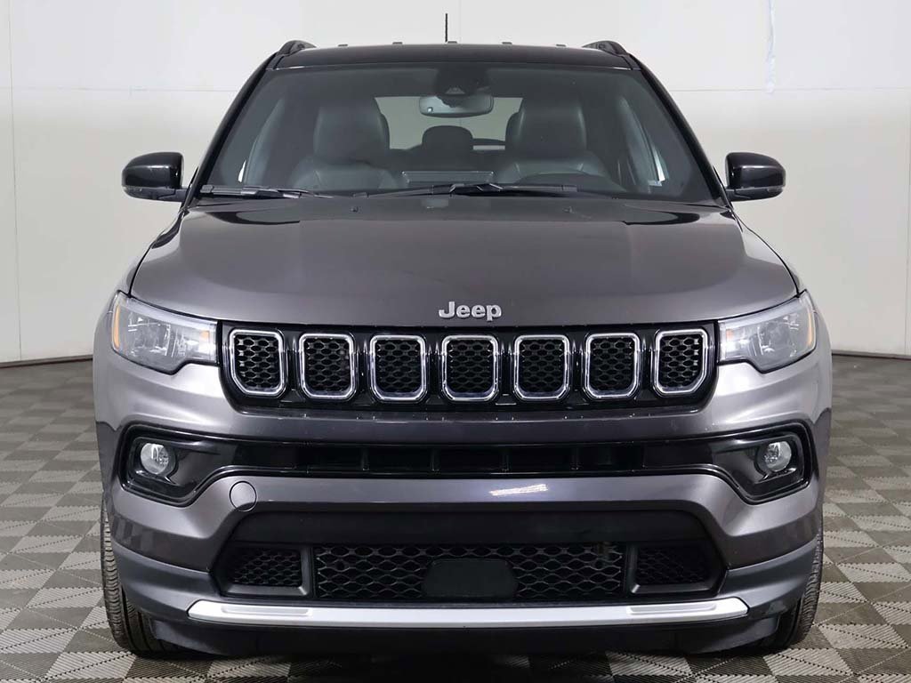 Used 2023 Jeep Compass Limited image 11
