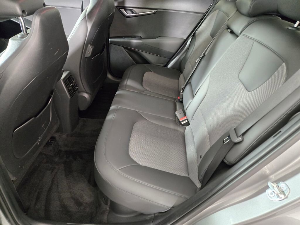 Used 2023 Kia Niro EX FWD image 16