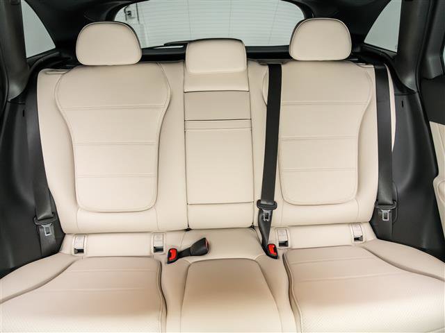 Used 2025 Mercedes-Benz GLC 350e 4MATIC image 17