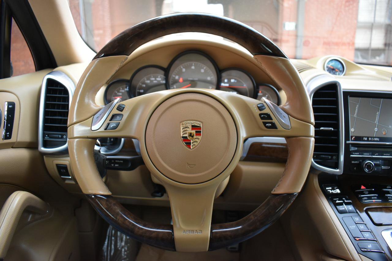 Used 2014 Porsche Cayenne S AWD/4WD image 22