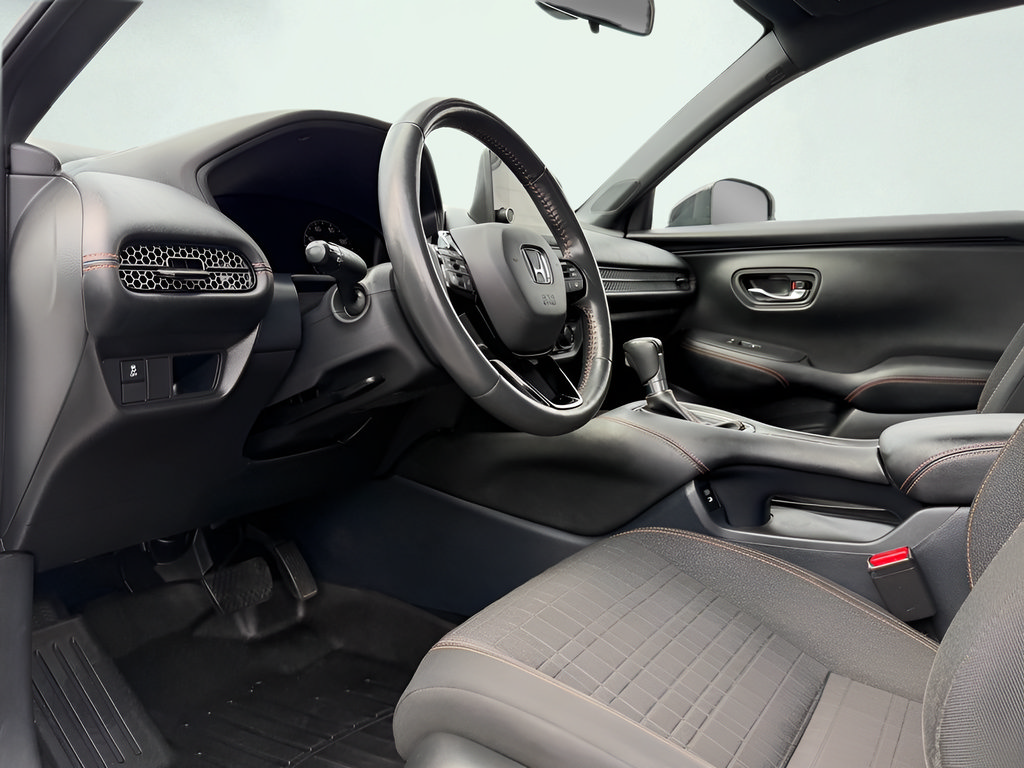 Used 2024 Honda HR-V Sport image 2
