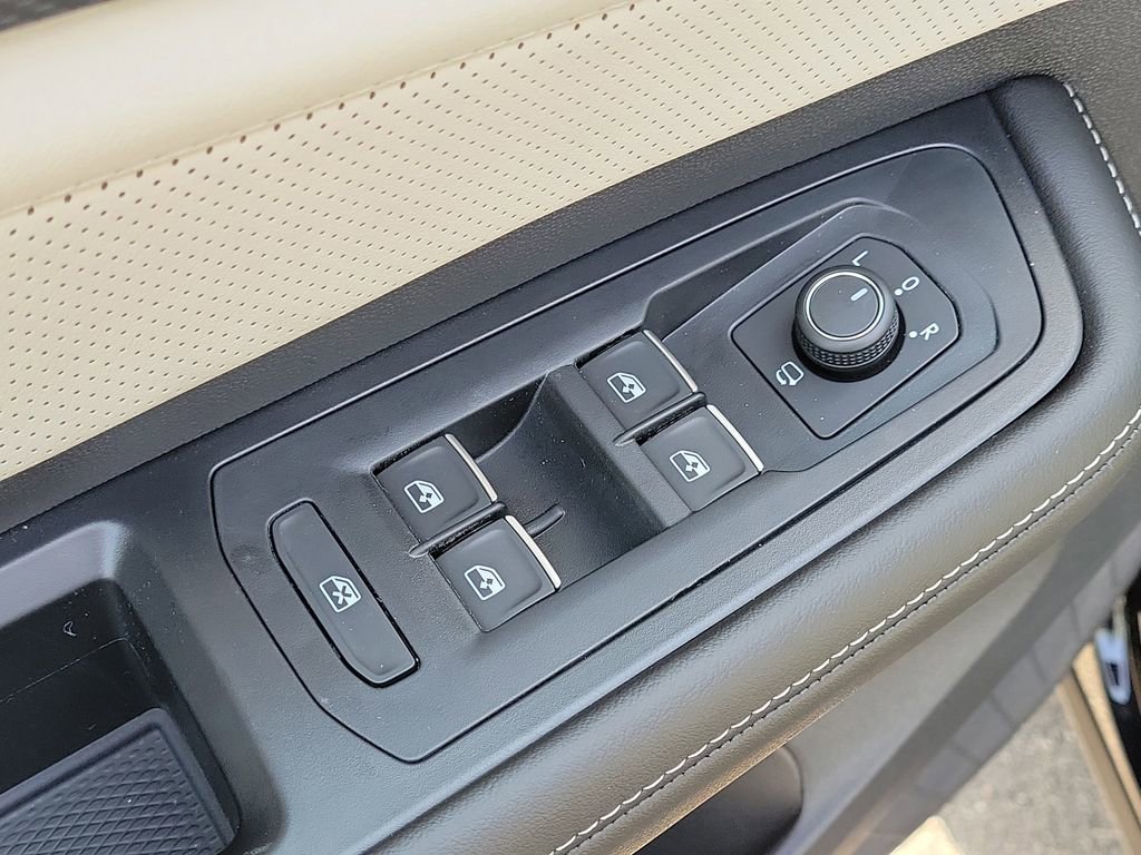 New 2026 Volkswagen Atlas Cross Sport SEL Premium R-Line image 15