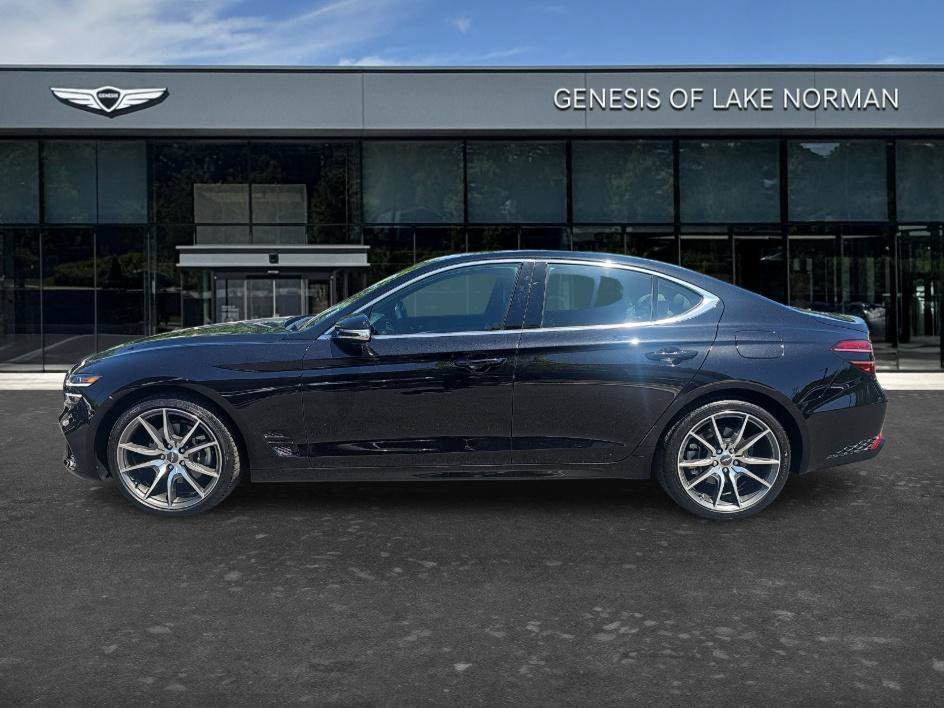 Used 2023 Genesis G70 2.0T RWD image 7