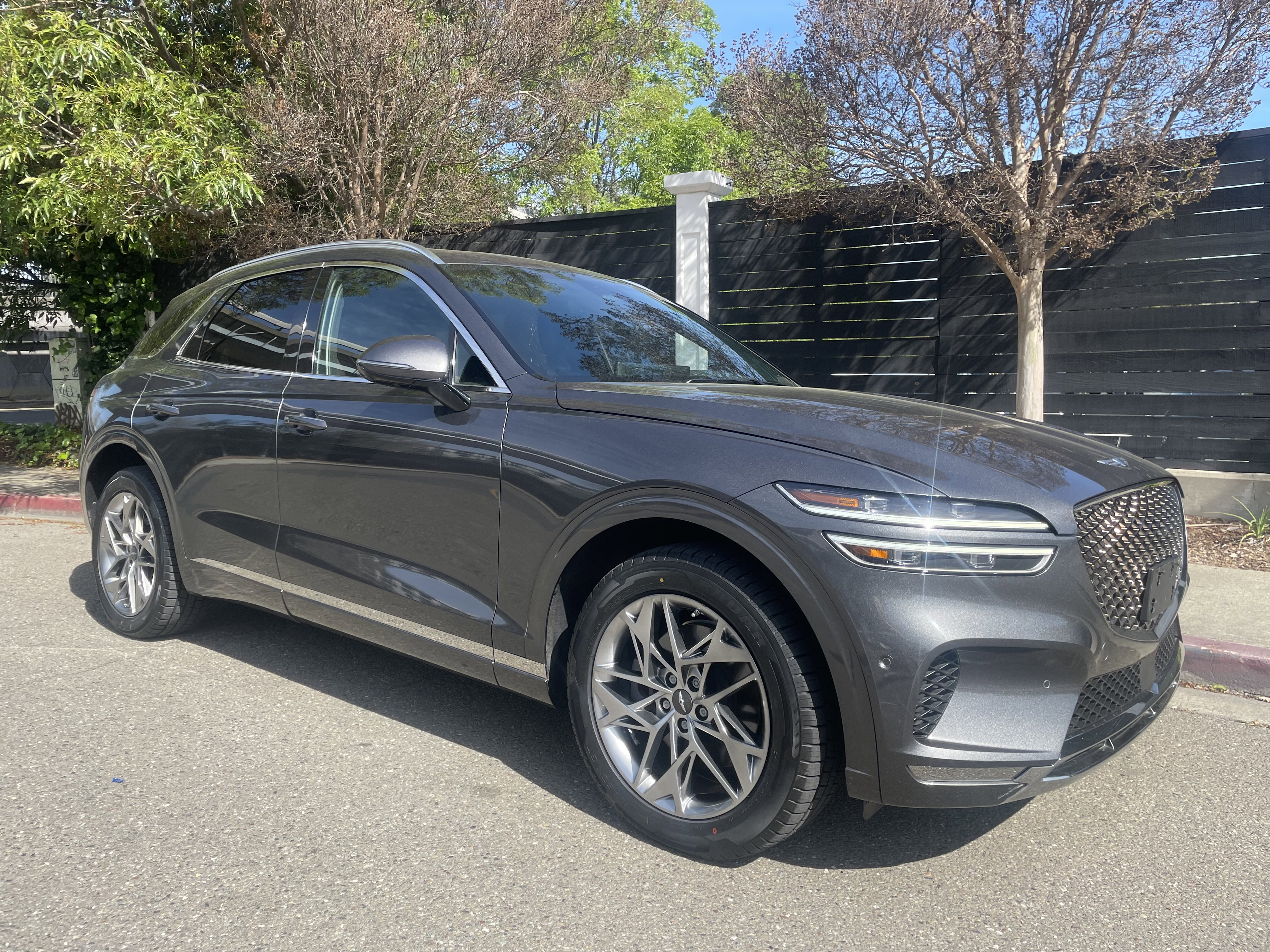 Used 2022 Genesis GV70 2.5T w/ Advanced Package image 2